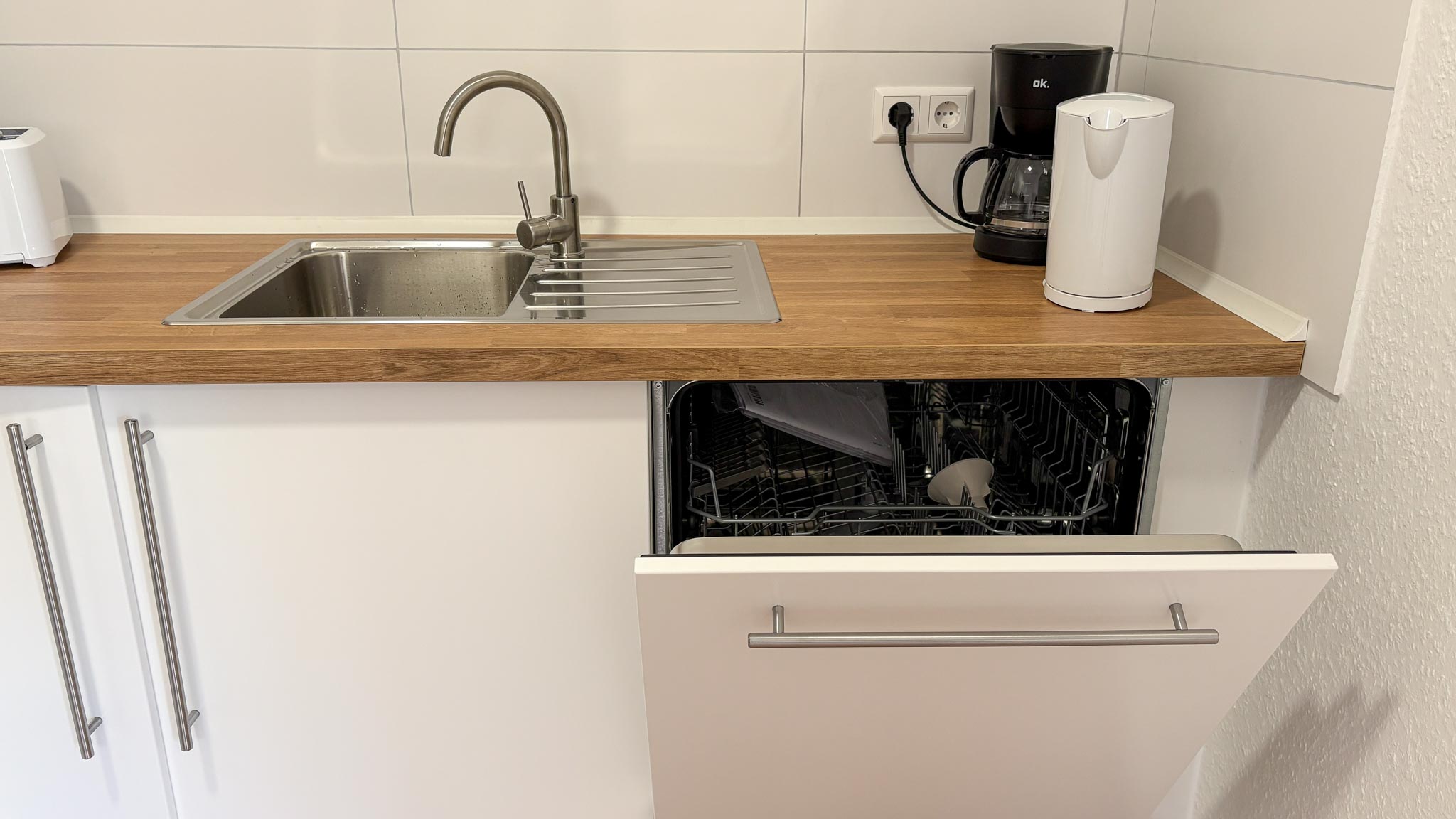 Kaffeemaschine und Spülmaschine